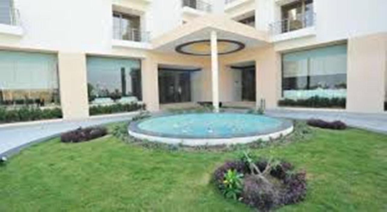 Krsna Lila By The Blues Hotel Sanand Exterior photo